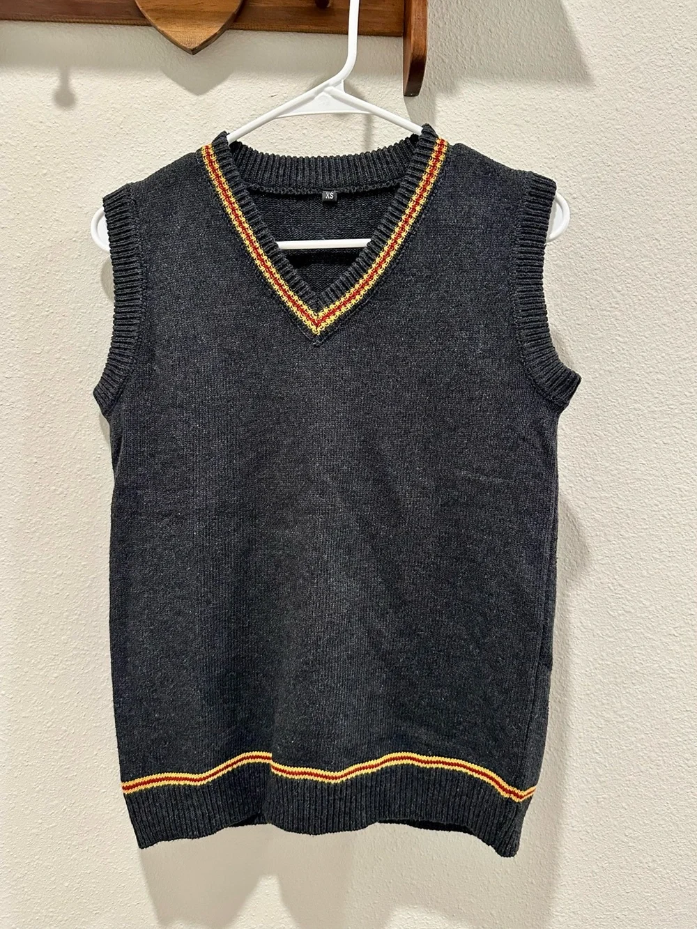 Dark Academia Preppy Knit Sweater Vest Gray V-Neck XS New